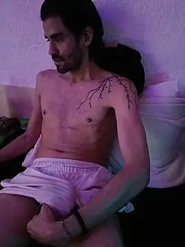 johngil0995 online show from 11-17-25, 03:23