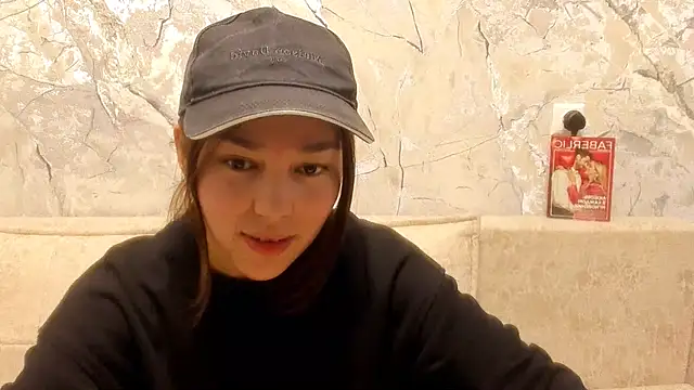 Snapshot of LunaXmii chatting on 04-23-26, 12:23 LunaXmii online show from 04-23-26, 12:23