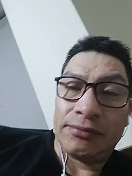 Snapshot of gioarcangel chatting on 05-15-26, 05:03 gioarcangel online show from 05-15-26, 05:03