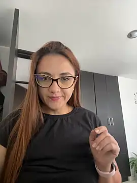 Snapshot of Shianrose chatting on 03-05-25, 04:02 Shianrose online show from 03-05-25, 04:02