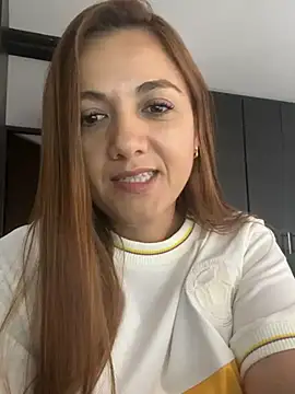 Snapshot of Shianrose chatting on 03-20-25, 08:29 Shianrose online show from 03-20-25, 08:29