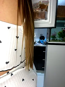 Snapshot of Shianrose chatting on 10-07-25, 11:13 Shianrose online show from 10-07-25, 11:13