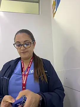 Snapshot of Shianrose chatting on 11-12-25, 03:56 Shianrose online show from 11-12-25, 03:56