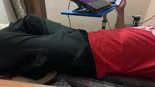 sexyboy09 online show from 10-29-25, 06:59