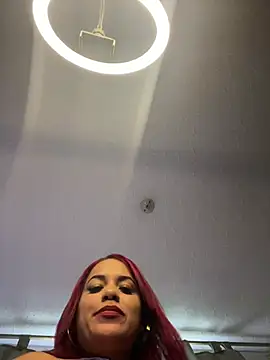 Snapshot of EmmaHot chatting on 02-20-25, 01:08 EmmaHot online show from 02-20-25, 01:08