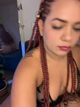 Snapshot of EmmaHot chatting on 09-23-25, 11:24 EmmaHot online show from 09-23-25, 11:24