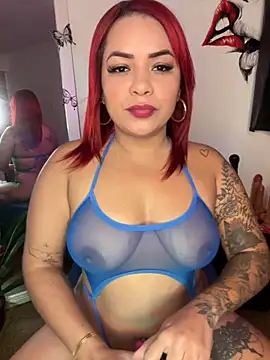 Snapshot of EmmaHot chatting on 10-20-25, 11:43 EmmaHot online show from 10-20-25, 11:43