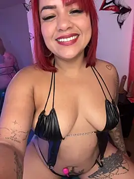 Snapshot of EmmaHot chatting on 11-14-25, 12:04 EmmaHot online show from 11-14-25, 12:04