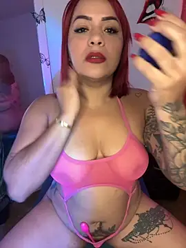 Snapshot of EmmaHot chatting on 11-15-25, 11:51 EmmaHot online show from 11-15-25, 11:51