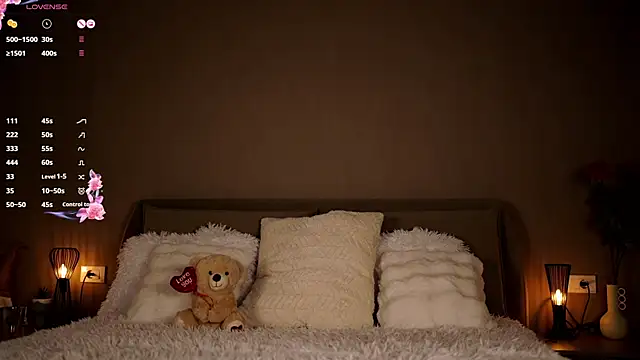 Snapshot of FrancescaNappi chatting on 02-10-25, 05:41 FrancescaNappi online show from 02-10-25, 05:41