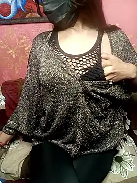 poojaji690 online show from 12-20-25, 06:42