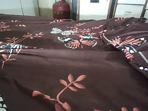 Snapshot of Kinjal_patel01 chatting on 09-25-25, 04:38 Kinjal patel01 online show from 09-25-25, 04:38