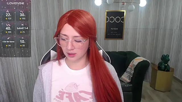 Snapshot of Rachel_t_ chatting on 12-22-24, 12:05 Rachel t online show from 12-22-24, 12:05