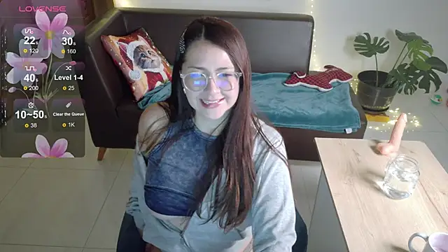 Snapshot of Rachel_t_ chatting on 01-17-25, 05:11 Rachel t online show from 01-17-25, 05:11