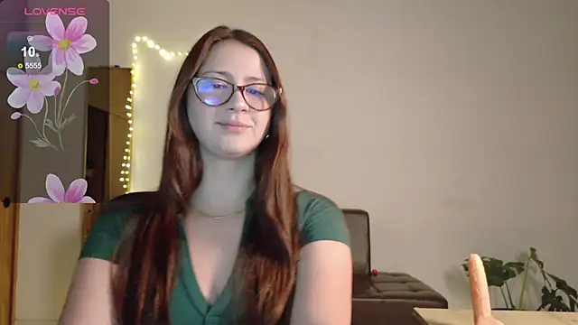 Snapshot of Rachel_t_ chatting on 02-01-25, 12:40 Rachel t online show from 02-01-25, 12:40