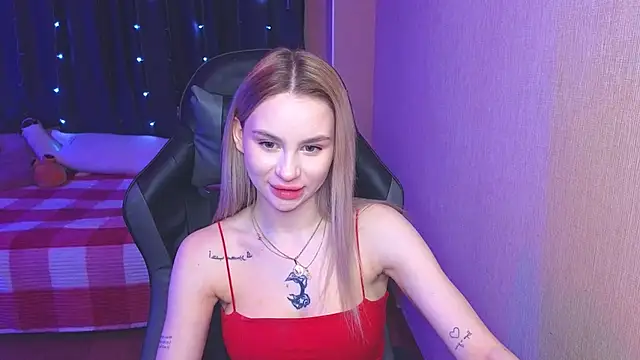 Snapshot of doll_barbieee chatting on 02-25-25, 07:25 doll barbieee online show from 02-25-25, 07:25