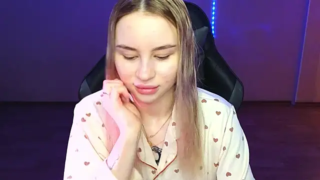 Snapshot of doll_barbieee chatting on 03-01-25, 12:12 doll barbieee online show from 03-01-25, 12:12