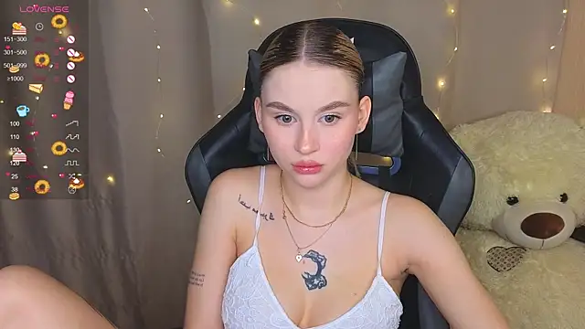 Snapshot of doll_barbieee chatting on 09-09-25, 05:34 doll barbieee online show from 09-09-25, 05:34