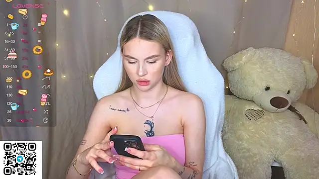 Snapshot of doll_barbieee chatting on 10-01-25, 07:42 doll barbieee online show from 10-01-25, 07:42