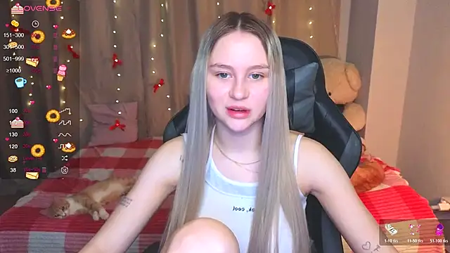 Snapshot of doll_barbieee chatting on 12-01-25, 12:43 doll barbieee online show from 12-01-25, 12:43