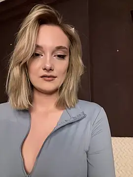 Snapshot of Alisa_Rise chatting on 03-21-25, 10:06 Alisa Rise online show from 03-21-25, 10:06