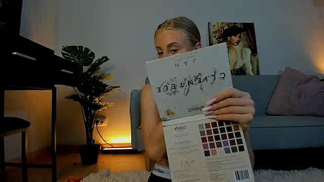 Mia  Milan online show from 08-07-26, 06:26