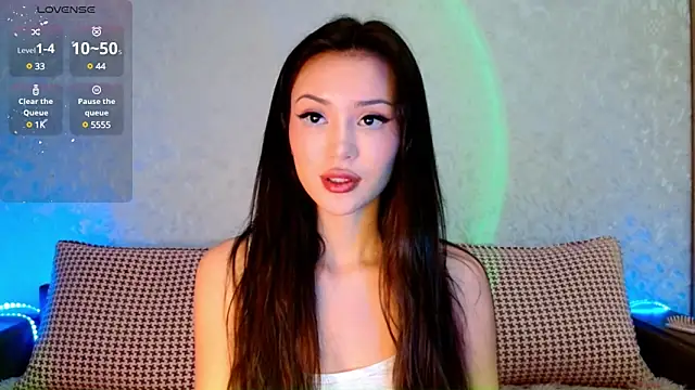 Min Jee  online show from 03-22-25, 04:37