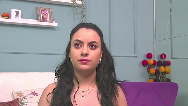 ElyzaIbarra online show from 03-01-25, 04:11