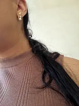 ElyzaIbarra online show from 03-02-25, 12:43