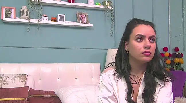 ElyzaIbarra online show from 03-20-25, 03:36