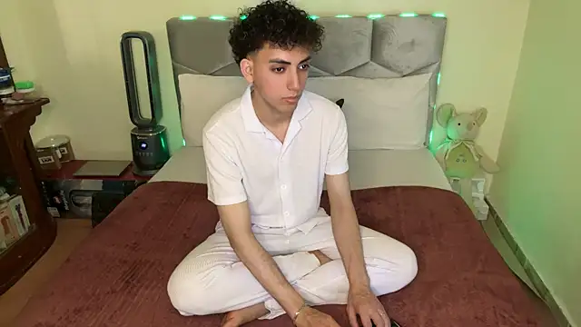 anwarlovemaroc online show from 06-16-26, 05:04
