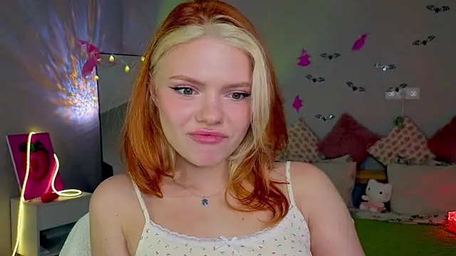 Snapshot of Red__Candy chatting on 10-29-25, 02:52 Red Candy online show from 10-29-25, 02:52