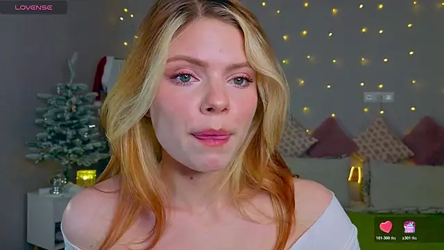 Snapshot of Red__Candy chatting on 01-09-26, 12:08 Red Candy online show from 01-09-26, 12:08