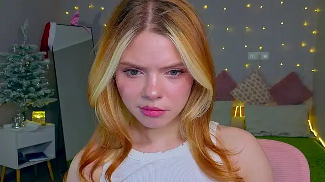 Snapshot of Red__Candy chatting on 01-13-26, 01:05 Red Candy online show from 01-13-26, 01:05