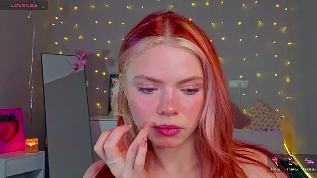 Snapshot of Red__Candy chatting on 02-02-26, 01:54 Red Candy online show from 02-02-26, 01:54