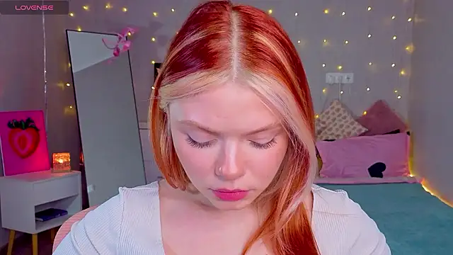 Snapshot of Red__Candy chatting on 02-08-26, 02:53 Red Candy online show from 02-08-26, 02:53