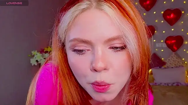 Snapshot of Red__Candy chatting on 02-18-26, 03:30 Red Candy online show from 02-18-26, 03:30