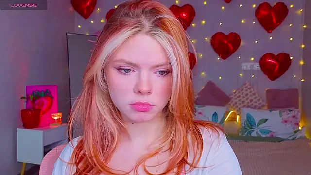 Snapshot of Red__Candy chatting on 03-06-26, 03:52 Red Candy online show from 03-06-26, 03:52