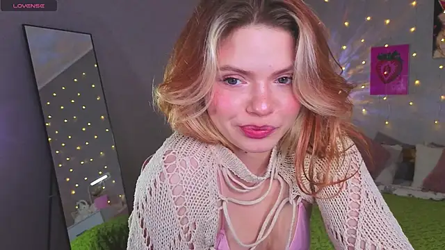 Red  Candy online show from 05-20-26, 04:35