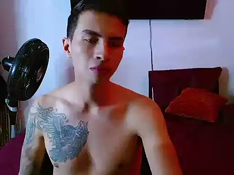 Snapshot of Velk_hot chatting on 06-19-26, 01:59 Velk hot online show from 06-19-26, 01:59