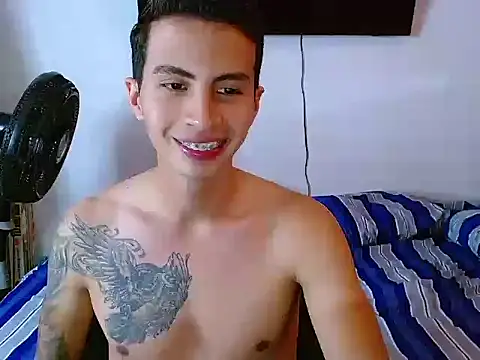 Snapshot of Velk_hot chatting on 07-03-26, 02:56 Velk hot online show from 07-03-26, 02:56
