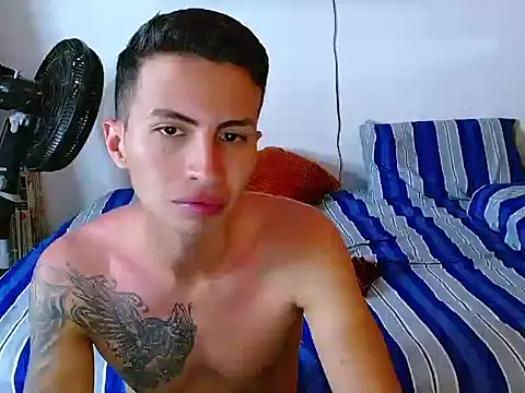 Snapshot of Velk_hot chatting on 07-14-26, 12:22 Velk hot online show from 07-14-26, 12:22