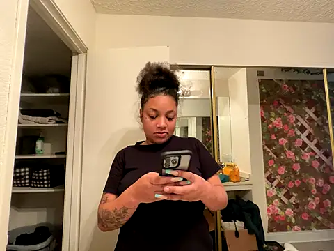 GoddessNih online show from 10-24-25, 05:53