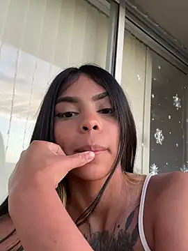 Snapshot of Zafiiro_Blue chatting on 12-22-24, 11:00 Zafiiro Blue online show from 12-22-24, 11:00