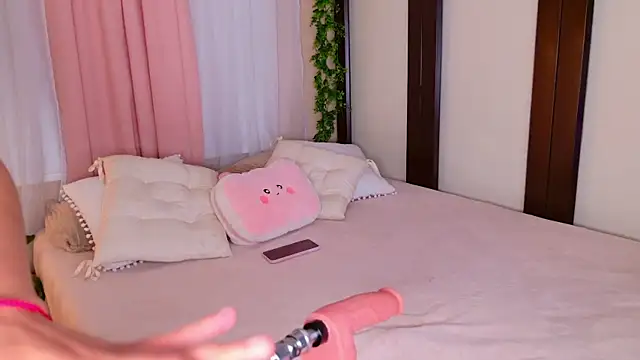 Snapshot of Zafiiro_Blue chatting on 12-15-25, 12:37 Zafiiro Blue online show from 12-15-25, 12:37