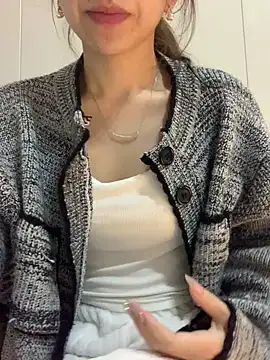 Snapshot of Aimeil chatting on 12-07-24, 03:25 Aimeil online show from 12-07-24, 03:25