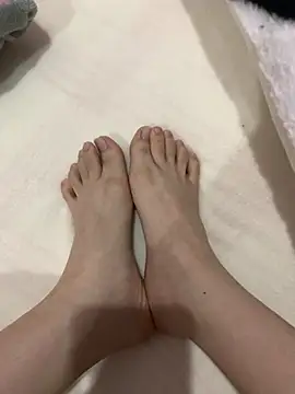 Snapshot of Aimeil chatting on 12-10-24, 03:44 Aimeil online show from 12-10-24, 03:44