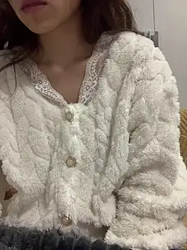 Snapshot of Aimeil chatting on 12-15-24, 11:23 Aimeil online show from 12-15-24, 11:23