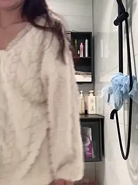 Snapshot of Aimeil chatting on 01-08-25, 02:03 Aimeil online show from 01-08-25, 02:03