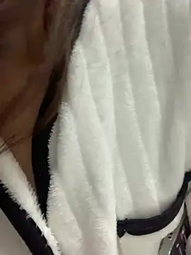 Snapshot of Aimeil chatting on 03-09-25, 02:29 Aimeil online show from 03-09-25, 02:29